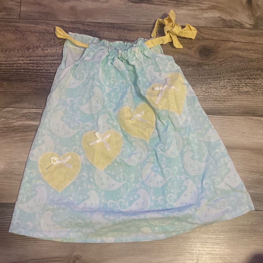Girls Boutique Dress Size 12-18 months Blue & White Pattern with Yellow Hearts
